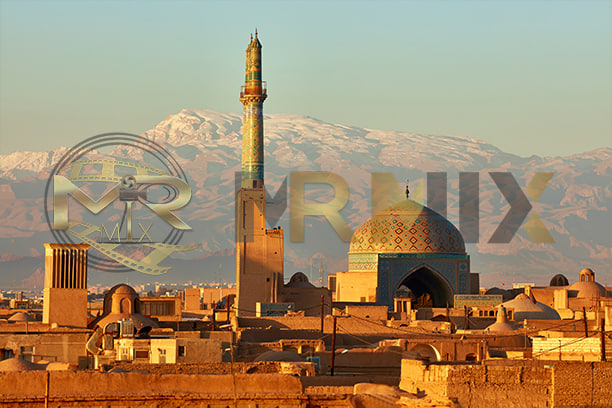 عکس استوک شهر باستانی یزد در نور طلوع خورشید
