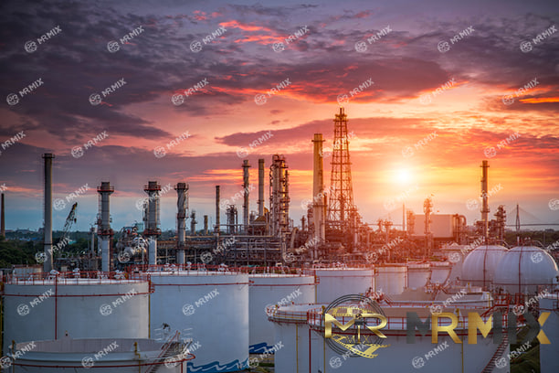 عکس استوک صنعت نفت و گاز - کارخانه پالایشگاه