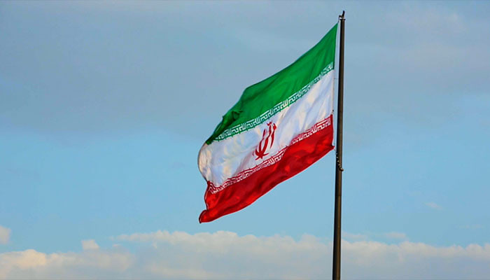 فوتیج پرچم ایران در باد