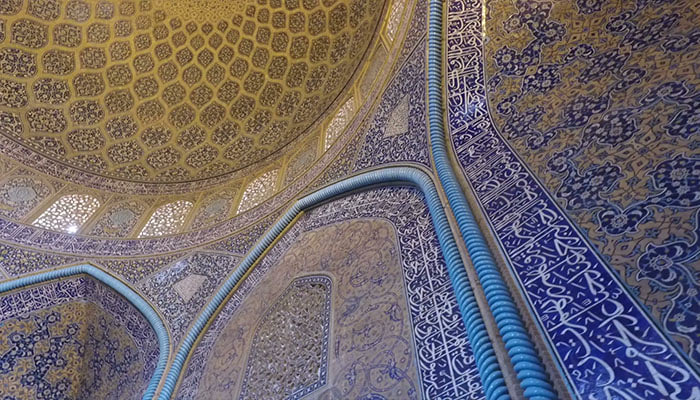 فوتیج داخل گنبد مسجد شیخ لطف الله اصفهان