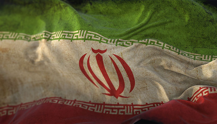 فوتیج پرچم ایران با افکت قدیمی در باد