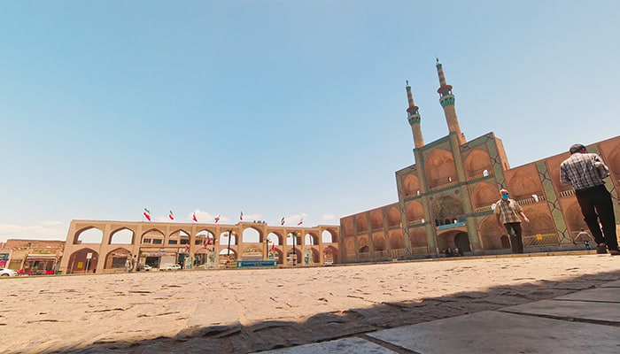 فوتیج دروازه ورودی و مناره‌های مسجد جامع یزد
