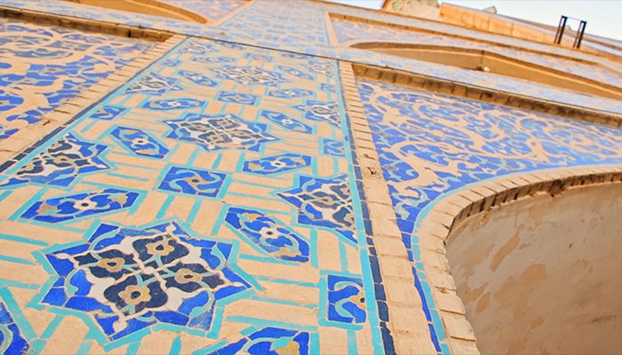 فوتیج الگوی طراحی زیبا روی دیوار بیرونی مسجد