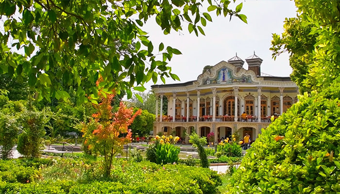فوتیج خانه زیبا در باغ شاپوری در مرکز شهر شیراز