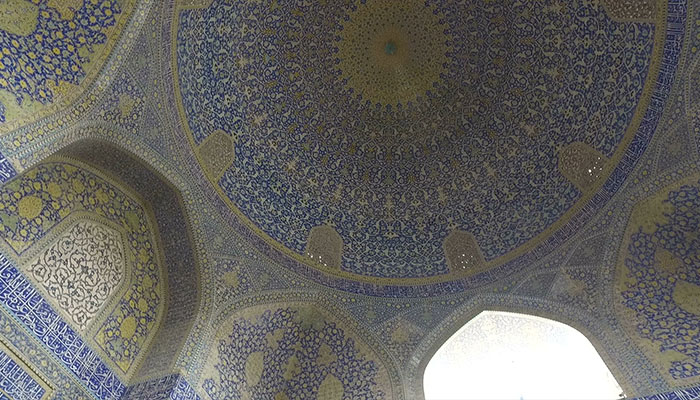 فوتیج حرکت دوربین داخل گنبد مسجد نقش جهان اصفهان 