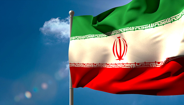 فوتیج اهتزاز پرچم ملی ایران بر روی میله