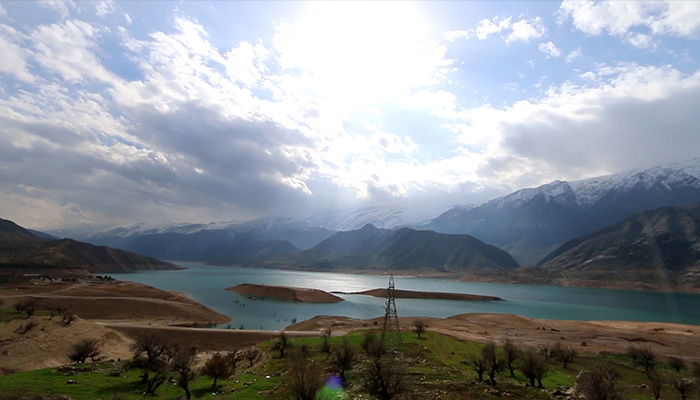 فوتیج نمایی پانوراما از دریاچه و کوه های ایران