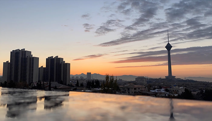 فوتیج برج میلاد در طلوع آفتاب تهران ایران صبح زود