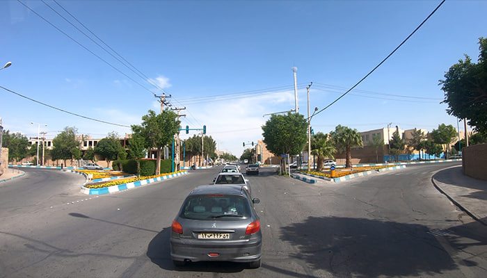 فوتیج تردد خودروها و خیابان های شهر یزد، ایران