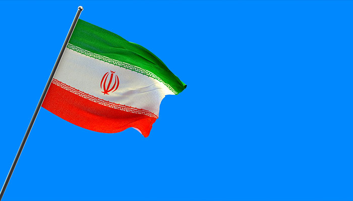 فوتیج پرچم ایران کروماکی با پس زمینه آبی