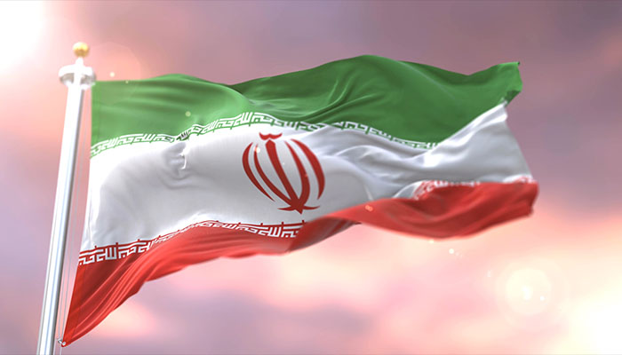 فوتیج اسلوموشن پرچم ایران در هنگام غروب آفتاب