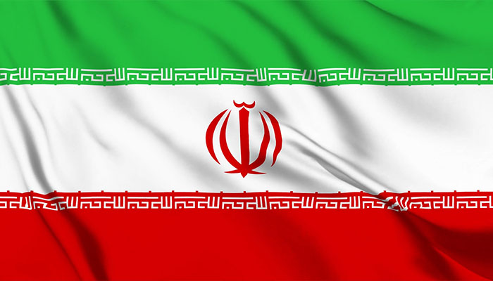 فوتیج پرچم ایران در حال اهتزاز در باد