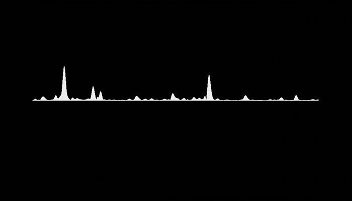 فوتیج اکولایزر خطی ساده با رنگ سیاه و سفید