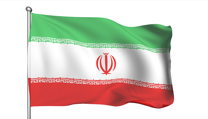 فوتیج پرچم ایران در باد با پس زمینه سفید